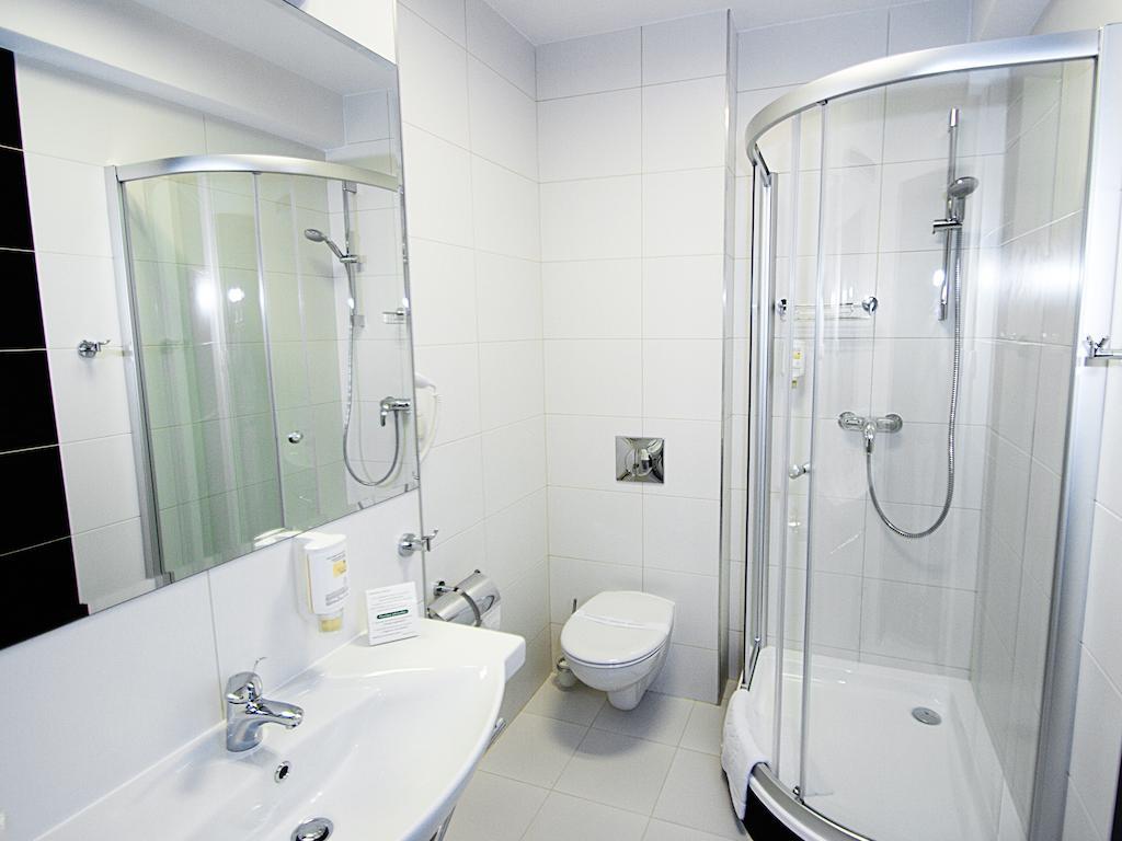 Hotel Miodowy Mlyn 오파토프 객실 사진