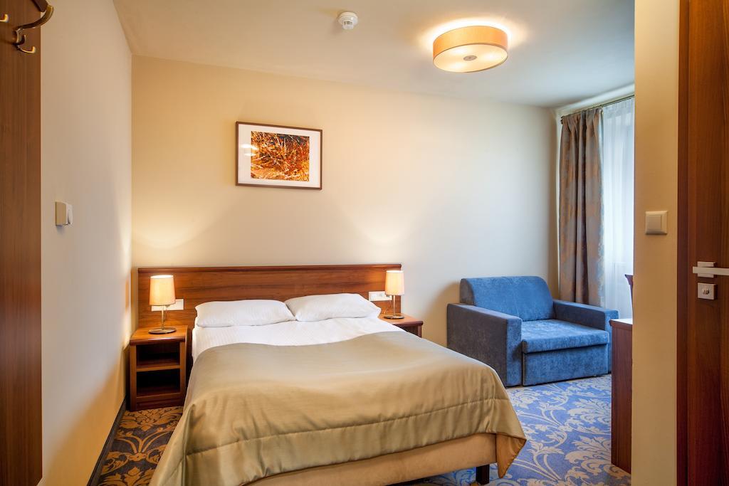 Hotel Miodowy Mlyn 오파토프 객실 사진