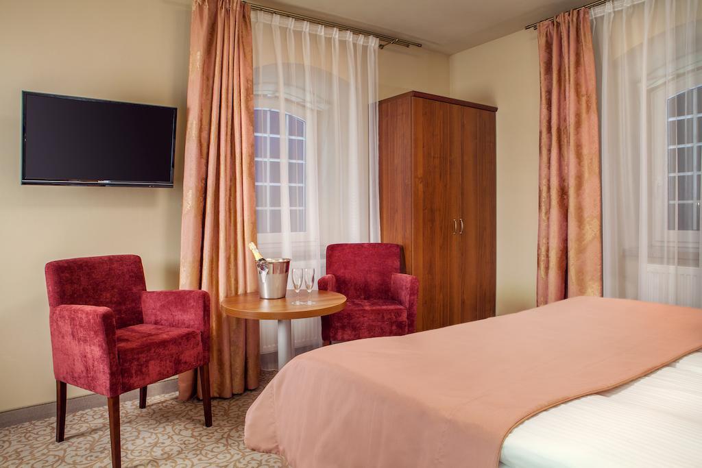 Hotel Miodowy Mlyn 오파토프 객실 사진